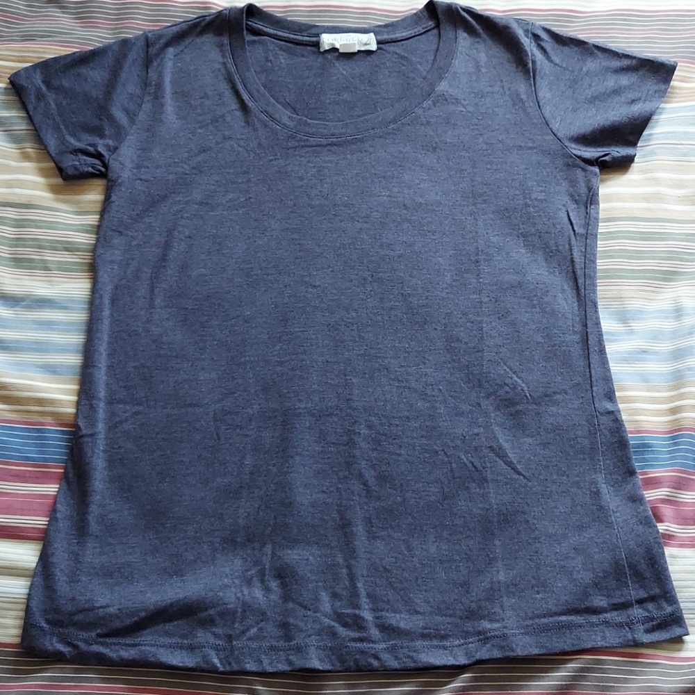 Forever 21 T-shirt Large Gray